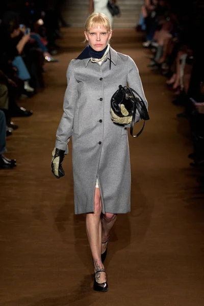 Look 42